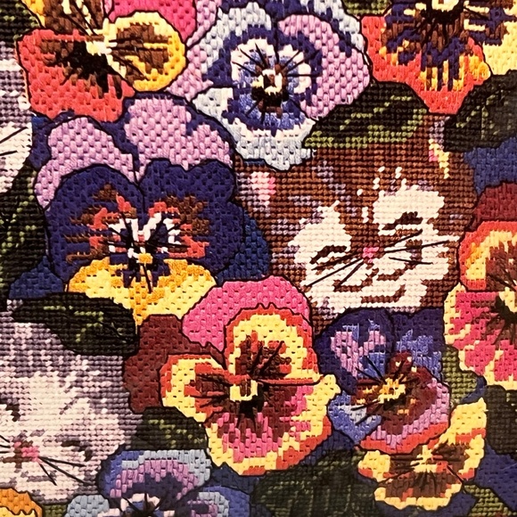 Tapestry Pansies and Cats 90’s Needlepoint Kit 30874 Candamar Designs 14" x 14" - Picture 4 of 9